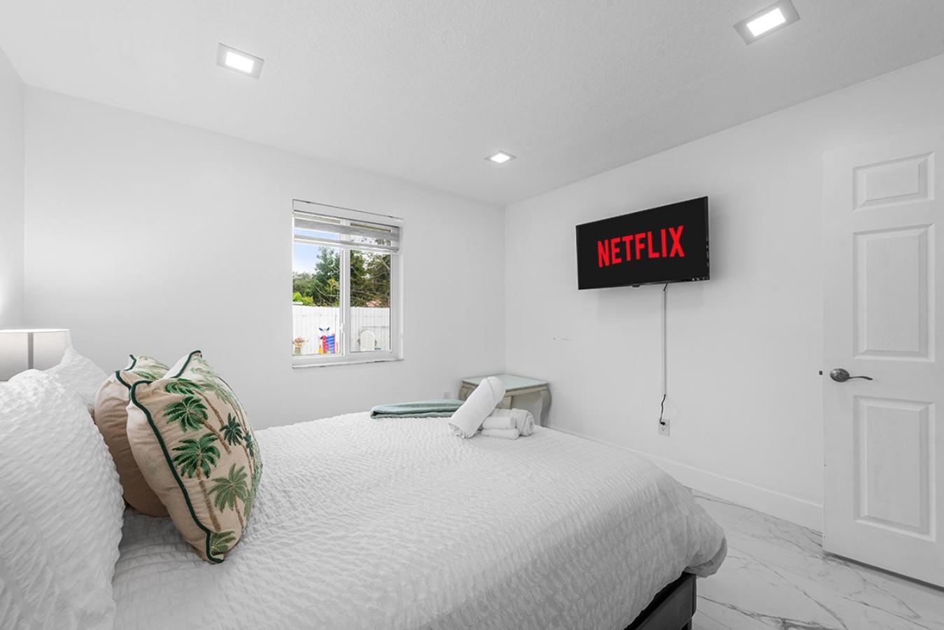 Bright Villa, Heated Pool, 2 Kings, By Everglades, Biscayne & Keys ホームステッド エクステリア 写真