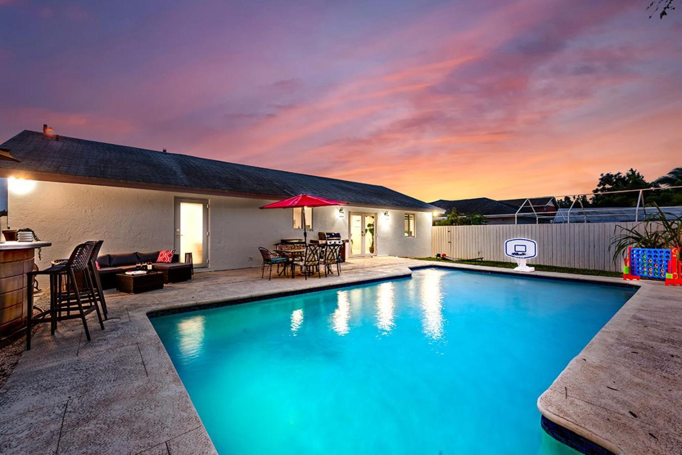 Bright Villa, Heated Pool, 2 Kings, By Everglades, Biscayne & Keys ホームステッド エクステリア 写真