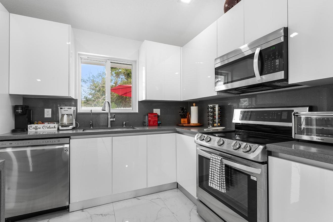 Bright Villa, Heated Pool, 2 Kings, By Everglades, Biscayne & Keys ホームステッド エクステリア 写真